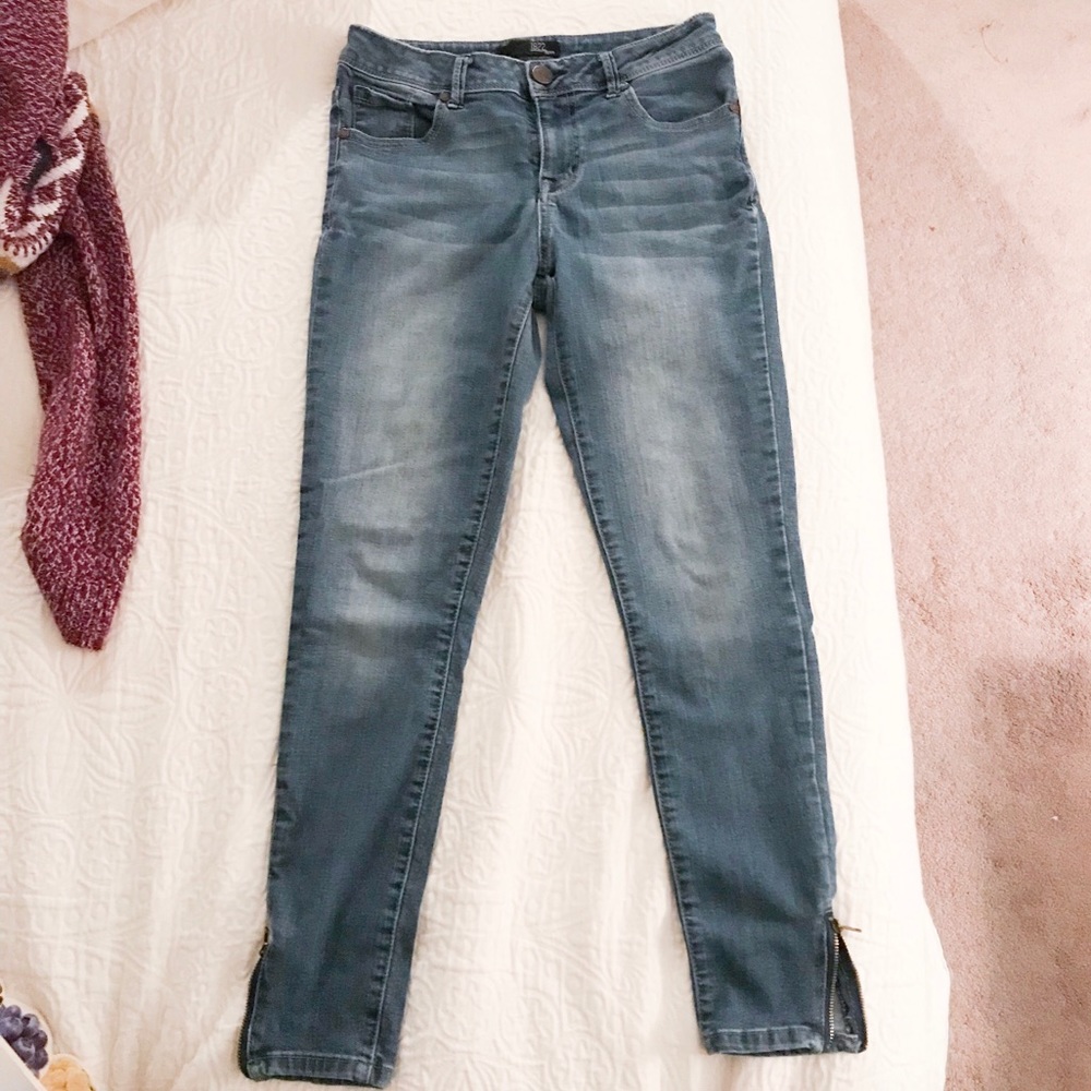 Stretchy zip up jeans